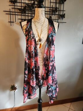 Sheer Floral Lace Back Open Tank